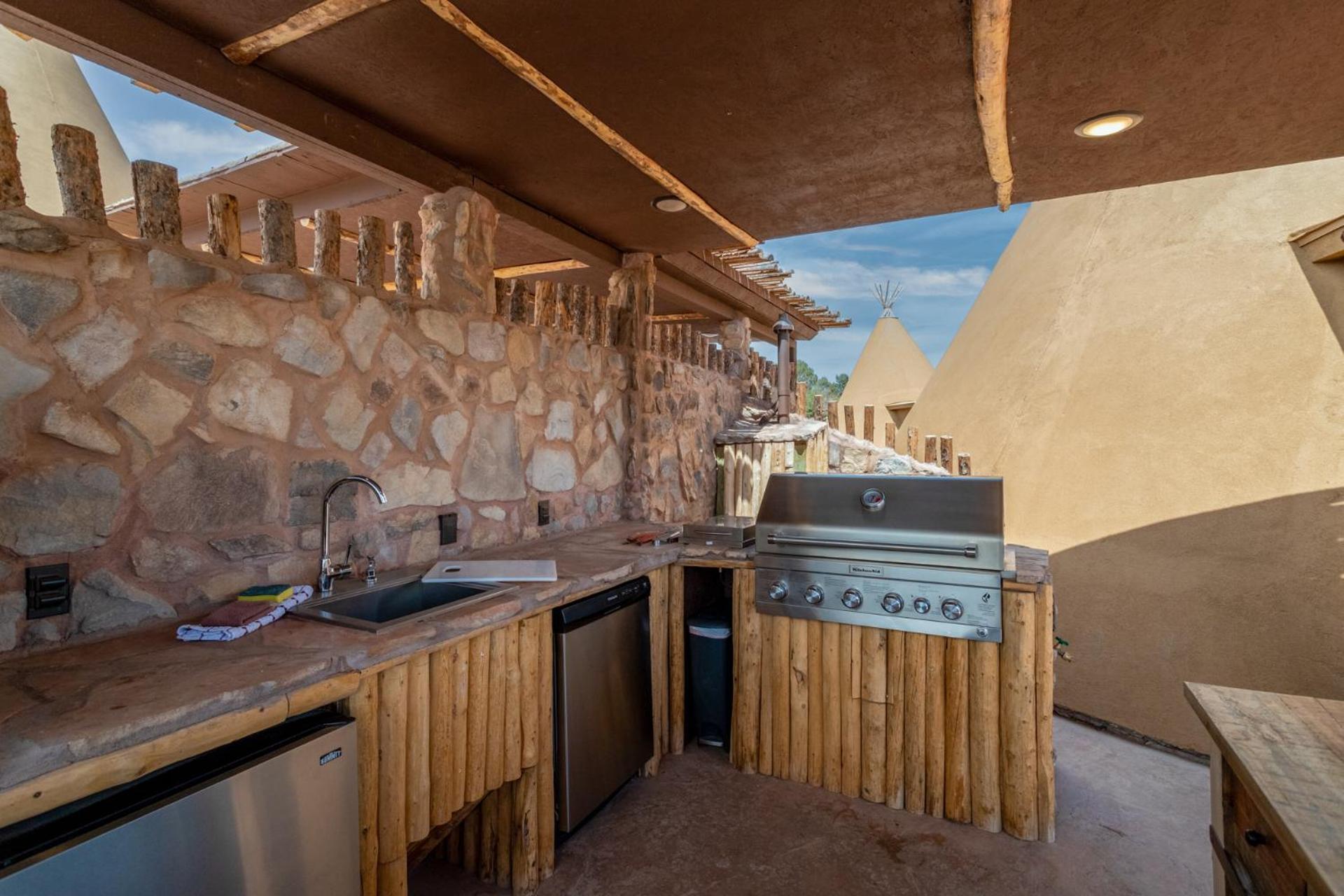 Zion White Bison Glamping & Rv Resort Virgin Exteriér fotografie