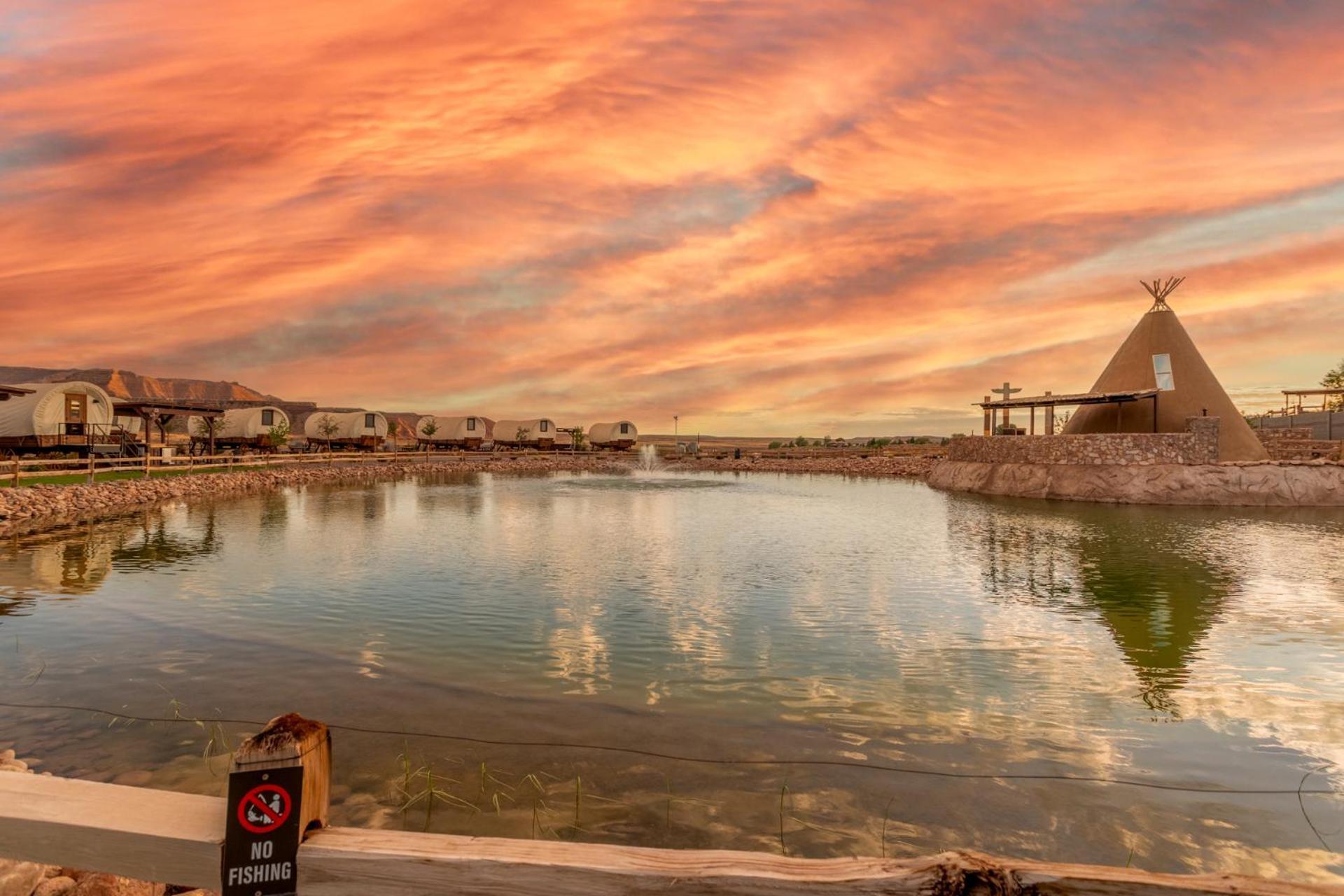 Zion White Bison Glamping & Rv Resort Virgin Pokoj fotografie